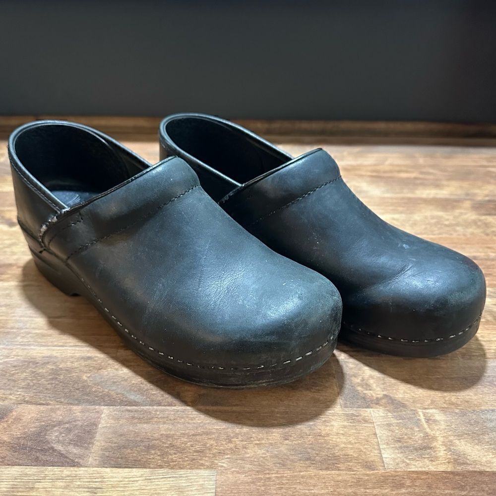 Dansko Black Leather Clogs Sz 40/9